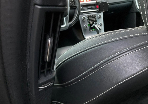 Volvo V60 cena 51900 przebieg: 250000, rok produkcji 2017 z Krapkowice małe 596